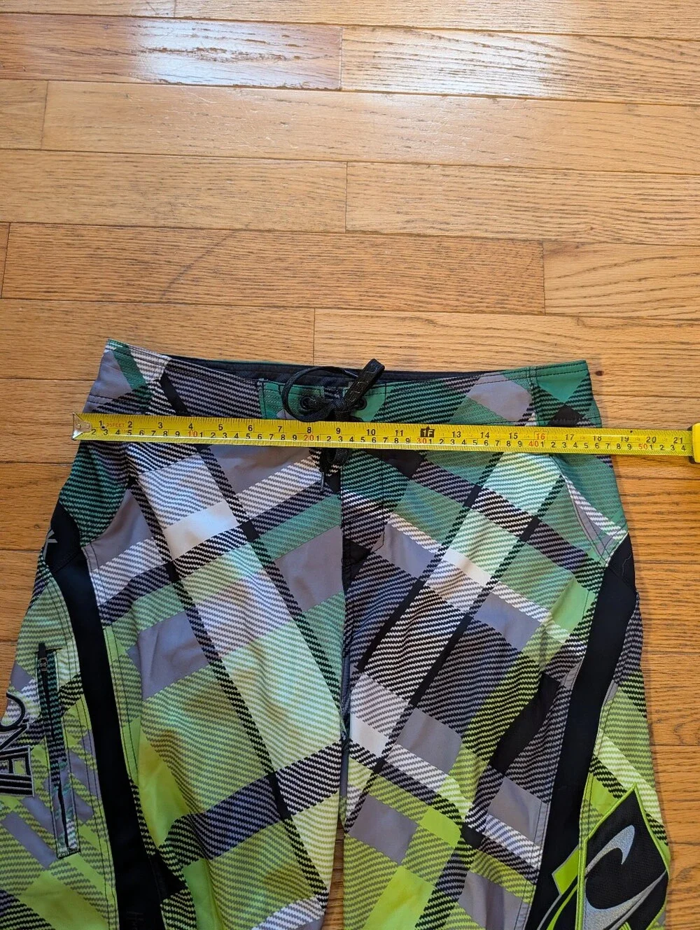 Vintage Y2K 2000s O'Neil Lopez Freak Board Shorts Swim Trunks Surf Green Plaid
